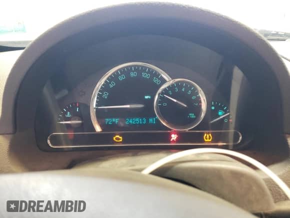 2011 Chevrolet HHR 1LT z VIN 3GNBABFW3BS503165, wystawiony jako Copart lot #62680354 z przebiegiem 242 513 mil mil oraz Szkoda całkowita • Salvage title. Historia ofert i sprzedaży dostępna na DreamBid. Obrazek 9.