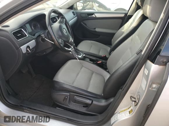 ✅ 2014 Volkswagen Jetta Hybrid • VIN: 3VW637AJXEM283770 • Lot: 82251345. Listed on Copart with 161,029 mi. Free auction sales archive from the USA and detailed vehicle history report at DreamBid. Image 7.