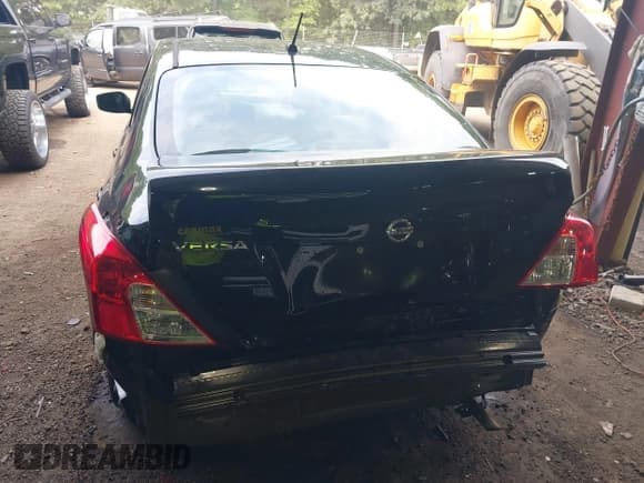 ✅ 2018 Nissan Versa SV • VIN: 3N1CN7AP8JL871755 • Lot: 42929774. Listed on IAAI with 129,223 mi. Free auction sales archive from the USA and detailed vehicle history report at DreamBid. Image 17.