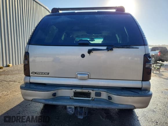 ✅ 2006 Chevrolet Tahoe Z71 • VIN: 1GNEC13T96R117175 • Lot: 91357035. Wystawiony na Copart z przebiegiem 308 819 mil. Bezpłatny archiwum sprzedaży aukcyjnych z USA i szczegółowy raport historii pojazdu na DreamBid. Zdjęcie 6.