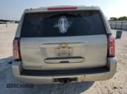 ✅ 2017 Chevrolet Suburban LS • VIN: 1GNSCGKC5HR390009 • Lot: 68575944. Wystawiony na Copart z przebiegiem 71 164 mil. Bezpłatny archiwum sprzedaży aukcyjnych z USA i szczegółowy raport historii pojazdu na DreamBid. Zdjęcie 6.