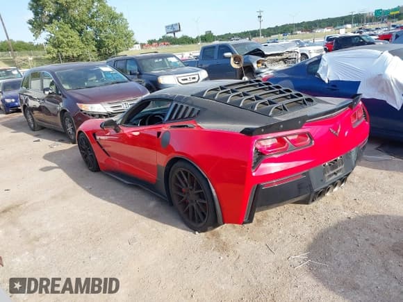 ✅ 2016 Chevrolet Corvette Z51 1LT • VIN: 1G1YH2D74G5111655 • Lot: 42927783. Wystawiony na IAAI z przebiegiem Nie podano. Bezpłatny archiwum sprzedaży aukcyjnych z USA i szczegółowy raport historii pojazdu na DreamBid. Zdjęcie 3.