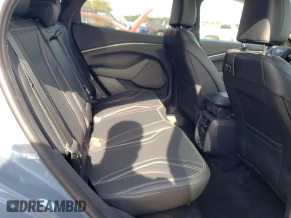 ✅ 2024 Ford Mustang Mach-E Premium • VIN: 3FMTK3R4XRMA28683 • Лот: 54216345. Опубликован ранее на Copart с пробегом 364 миль. Бесплатный доступ к архиву аукционных продаж из США и подробный отчёт об истории автомобиля на DreamBid. Изображение 11.