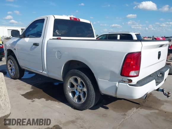 2013 Ram 1500 Express z VIN 3C6JR6ATXDG508202, wystawiony jako IAAI lot #43296958 z przebiegiem 145 380 mil mil oraz . Historia ofert i sprzedaży dostępna na DreamBid. Obrazek 3.