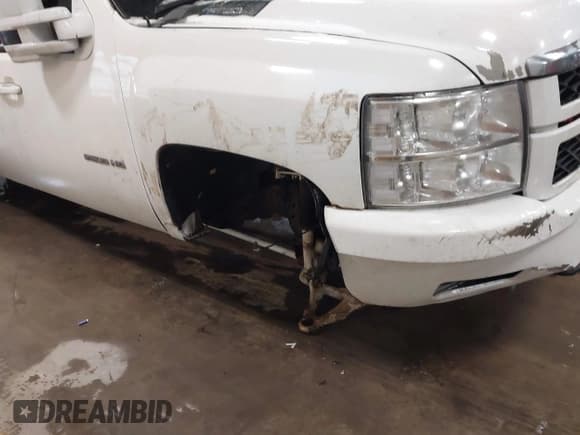 ✅ 2014 Chevrolet Silverado 2500HD LTZ • VIN: 1GC1KYC87EF187580 • Лот: 41524629. Опубликован ранее на IAAI с пробегом Не указан. Бесплатный доступ к архиву аукционных продаж из США и подробный отчёт об истории автомобиля на DreamBid. Изображение 6.