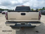 ✅ 2005 Chevrolet Silverado 1500 Z71 • VIN: 2GCEK13T151313520 • Лот: 63451964. Опубликован ранее на Copart с пробегом 302 035 миль. Бесплатный доступ к архиву аукционных продаж из США и подробный отчёт об истории автомобиля на DreamBid. Изображение 6.