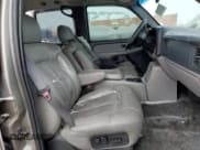 ✅ 2001 Chevrolet Suburban LS • VIN: 1GNFK16T21J103970 • Лот: 89355085. Опубликован ранее на Copart с пробегом 247 993 миль. Бесплатный доступ к архиву аукционных продаж из США и подробный отчёт об истории автомобиля на DreamBid. Изображение 7.