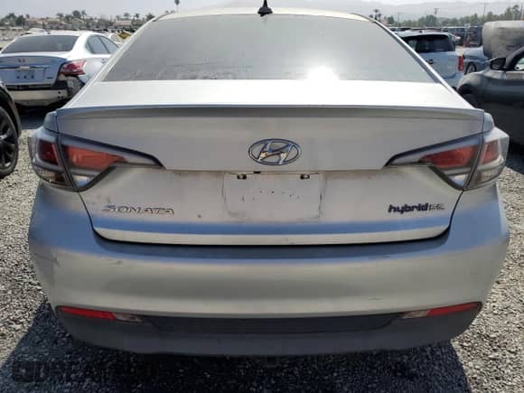 2017 Hyundai Sonata SE with VIN KMHE24L33HA063138, listed as a Copart auction lot 69301605 with 100,956 mi miles and Clean title. Bid and sale history available at DreamBid. Image 6.