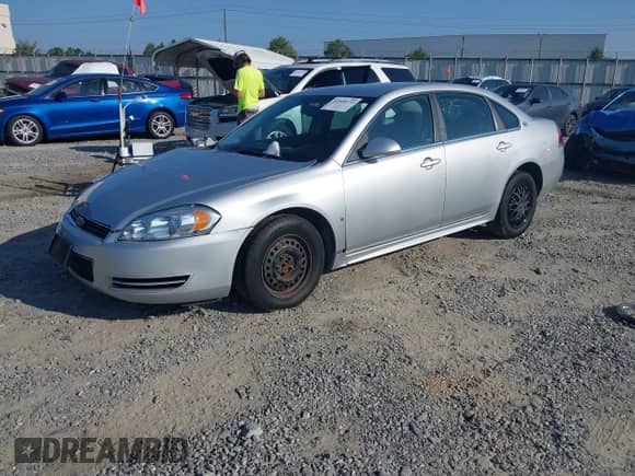 2009 Chevrolet Impala LS z VIN 2G1WB57KX91284546, wystawiony jako IAAI lot #43020374 z przebiegiem 161 178 mil mil oraz . Historia ofert i sprzedaży dostępna na DreamBid. Obrazek 2.