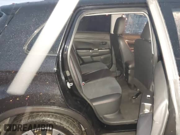 2024 Mitsubishi Outlander S with VIN JA4ARUAU0RU016038, listed as a IAAI auction lot 43609211 with 32,337 mi miles and . Bid and sale history available at DreamBid. Image 8.