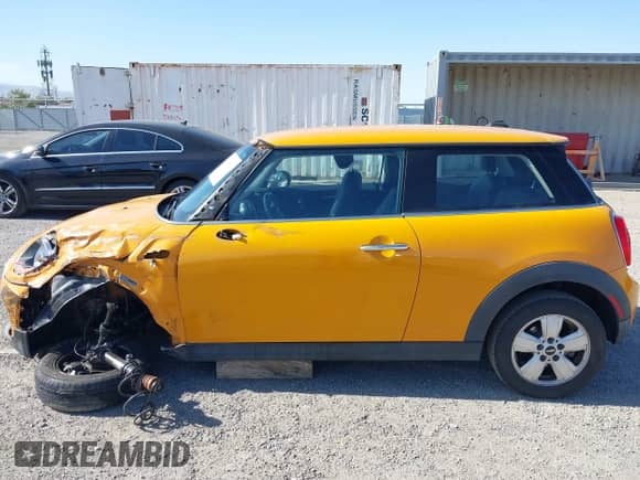 2014 MINI Hardtop with VIN WMWXM5C53ET934034, listed as a IAAI auction lot 42375051 with 73,046 mi miles and . Bid and sale history available at DreamBid. Image 15.