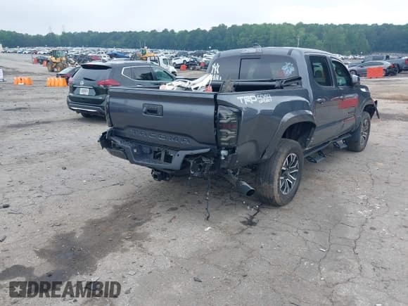 ✅ 2022 Toyota Tacoma SR • VIN: 3TMCZ5AN2NM507478 • Lot: 42425907. Wystawiony na IAAI z przebiegiem 40 796 mil. Bezpłatny archiwum sprzedaży aukcyjnych z USA i szczegółowy raport historii pojazdu na DreamBid. Zdjęcie 4.