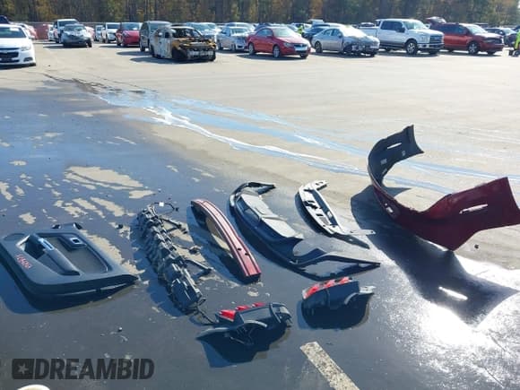 ✅ 2019 Ford Mustang EcoBoost • VIN: 1FA6P8TH5K5200793 • Lot: 43639634. Wystawiony na IAAI z przebiegiem 137 326 mil. Bezpłatny archiwum sprzedaży aukcyjnych z USA i szczegółowy raport historii pojazdu na DreamBid. Zdjęcie 12.