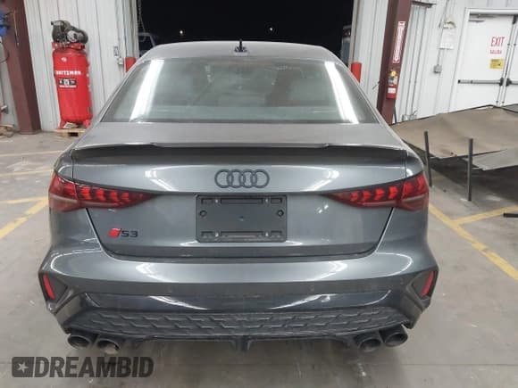 ✅ 2025 Audi S3 Premium Plus • VIN: WAUH5DGY3SA033639 • Lot: 41846005. Wystawiony na IAAI z przebiegiem Nie podano. Bezpłatny archiwum sprzedaży aukcyjnych z USA i szczegółowy raport historii pojazdu na DreamBid. Zdjęcie 17.