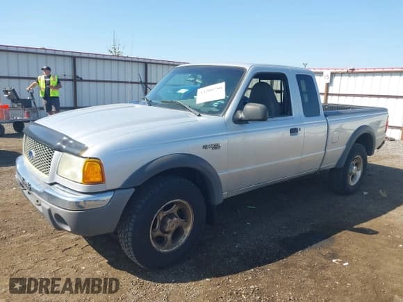 ✅ 2001 Ford Ranger XL Fleet • VIN: 1FTZR15E01PB68740 • Lot: 43280750. Wystawiony na IAAI z przebiegiem 241 350 mil. Bezpłatny archiwum sprzedaży aukcyjnych z USA i szczegółowy raport historii pojazdu na DreamBid. Zdjęcie 2.