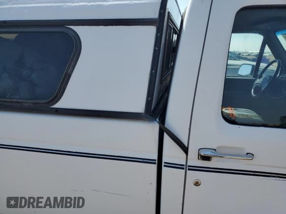 ✅ 1992 Ford F-150 • VIN: 1FTDF15Y6NNA72948 • Lot: 70535984. Wystawiony na Copart z przebiegiem Nie podano. Bezpłatny archiwum sprzedaży aukcyjnych z USA i szczegółowy raport historii pojazdu na DreamBid. Zdjęcie 10.