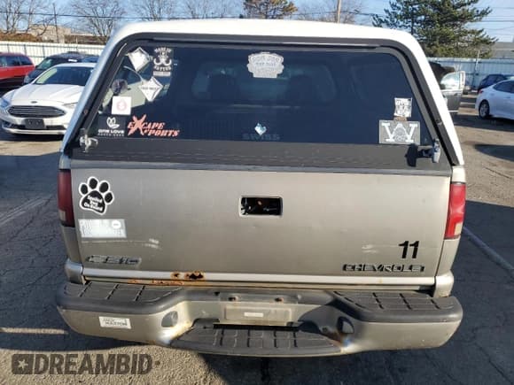 ✅ 2000 Chevrolet S-10 LS • VIN: 1GCCS1444YK108860 • Лот: 85154724. Опубликован ранее на Copart с пробегом 378 810 миль. Бесплатный доступ к архиву аукционных продаж из США и подробный отчёт об истории автомобиля на DreamBid. Изображение 6.