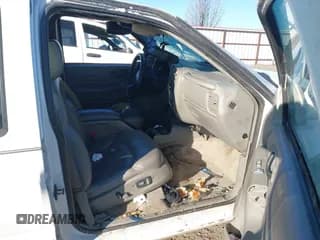 ✅ 2000 Chevrolet Blazer LT • VIN: 1GNDT13W1Y2144467 • Lot: 41414551. Wystawiony na IAAI z przebiegiem 245 235 mil. Bezpłatny archiwum sprzedaży aukcyjnych z USA i szczegółowy raport historii pojazdu na DreamBid. Zdjęcie 5.