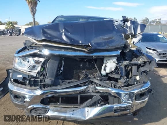 ✅ 2019 Ram 1500 Big Horn • VIN: 1C6RREFT1KN635561 • Lot: 43324675. Wystawiony na IAAI z przebiegiem 85 914 mil. Bezpłatny archiwum sprzedaży aukcyjnych z USA i szczegółowy raport historii pojazdu na DreamBid. Zdjęcie 12.