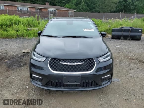 ✅ 2025 Chrysler Pacifica Hybrid Select • VIN: 2C4RC1S77SR572643 • Lot: 62849685. Listed on Copart with 4,501 mi. Free auction sales archive from the USA and detailed vehicle history report at DreamBid. Image 5.