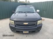 ✅ 2007 Chevrolet Suburban LT • VIN: 3GNFC160X7G167848 • Lot: 73155784. Wystawiony na Copart z przebiegiem 284 166 mil. Bezpłatny archiwum sprzedaży aukcyjnych z USA i szczegółowy raport historii pojazdu na DreamBid. Zdjęcie 5.