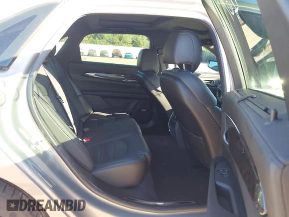 ✅ 2018 Cadillac CT6 Luxury AWD • VIN: 1G6KD5RS3JU150809 • Lot: 43571767. Wystawiony na IAAI z przebiegiem 114 162 mil. Bezpłatny archiwum sprzedaży aukcyjnych z USA i szczegółowy raport historii pojazdu na DreamBid. Zdjęcie 8.