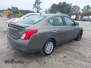 ✅ 2013 Nissan Versa SV • VIN: 3N1CN7AP2DL841722 • Lot: 41760255. Wystawiony na IAAI z przebiegiem 115 834 mil. Bezpłatny archiwum sprzedaży aukcyjnych z USA i szczegółowy raport historii pojazdu na DreamBid. Zdjęcie 4.