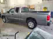 2005 Dodge Dakota ST z VIN 1D7HE22K85S295106, wystawiony jako Copart lot #77548774 z przebiegiem 291 114 mil mil oraz Czysty tytuł • Clean title. Historia ofert i sprzedaży dostępna na DreamBid. Obrazek 2.