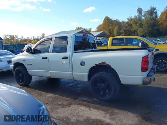 ✅ 2008 Dodge 1500 ST • VIN: 1D7HU18288J165213 • Lot: 43489605. Wystawiony na IAAI z przebiegiem 276 496 mil. Bezpłatny archiwum sprzedaży aukcyjnych z USA i szczegółowy raport historii pojazdu na DreamBid. Zdjęcie 14.