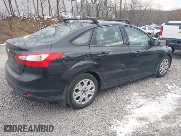 ✅ 2012 Ford Focus SE • VIN: 1FAHP3F26CL421156 • Lot: 43858903. Listed on IAAI with 181,653 mi. Free auction sales archive from the USA and detailed vehicle history report at DreamBid. Image 4.