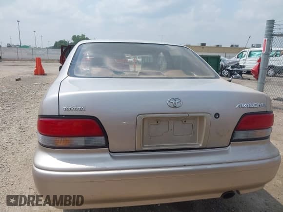 ✅ 1995 Toyota Avalon XL • VIN: 4T1GB10EXSU018393 • Lot: 42891336. Listed on IAAI with 155,709 mi. Free auction sales archive from the USA and detailed vehicle history report at DreamBid. Image 16.
