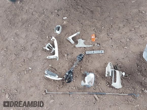 ✅ 2006 Ford Escape XLT • VIN: 1FMYU03136KA41436 • Lot: 43741102. Wystawiony na IAAI z przebiegiem 115 499 mil. Bezpłatny archiwum sprzedaży aukcyjnych z USA i szczegółowy raport historii pojazdu na DreamBid. Zdjęcie 12.