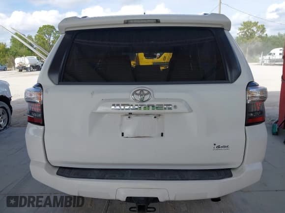 ✅ 2015 Toyota 4Runner SR5 • VIN: JTEZU5JR6F5086735 • Lot: 43830537. Wystawiony na IAAI z przebiegiem 70 733 mil. Bezpłatny archiwum sprzedaży aukcyjnych z USA i szczegółowy raport historii pojazdu na DreamBid. Zdjęcie 16.