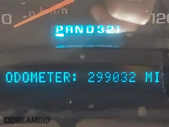 ✅ 2005 Chevrolet Silverado 2500HD LS • VIN: 1GCHK23U55F899336 • Lot: 41635266. Wystawiony na IAAI z przebiegiem 299 032 mil. Bezpłatny archiwum sprzedaży aukcyjnych z USA i szczegółowy raport historii pojazdu na DreamBid. Zdjęcie 16.