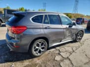 ✅ 2019 BMW X1 sDrive28i • VIN: WBXHU7C57K5L11781 • Lot: 84984175. Wystawiony na Copart z przebiegiem 96 925 mil. Bezpłatny archiwum sprzedaży aukcyjnych z USA i szczegółowy raport historii pojazdu na DreamBid. Zdjęcie 3.