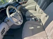 ✅ 2014 Nissan Quest SV • VIN: JN8AE2KP3E9101746 • Lot: 96958485. Wystawiony na Copart z przebiegiem 191 118 mil. Bezpłatny archiwum sprzedaży aukcyjnych z USA i szczegółowy raport historii pojazdu na DreamBid. Zdjęcie 14.