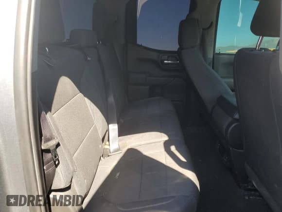 ✅ 2019 Chevrolet Silverado 1500 Custom Trail Boss • VIN: 1GCRYCEFXKZ355285 • Lot: 82586365. Wystawiony na Copart z przebiegiem 77 431 mil. Bezpłatny archiwum sprzedaży aukcyjnych z USA i szczegółowy raport historii pojazdu na DreamBid. Zdjęcie 10.