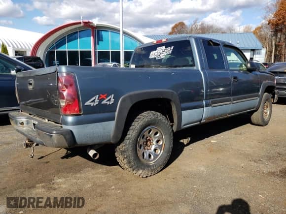 ✅ 2006 Chevrolet Silverado 1500 LS • VIN: 2GCEK19B761142711 • Lot: 78874364. Wystawiony na Copart z przebiegiem Nie podano mil. Skorzystaj z bezpłatnego archiwum sprzedaży aukcyjnych z USA i zobacz szczegółowy raport historii pojazdu na DreamBid. Zdjęcie 3.