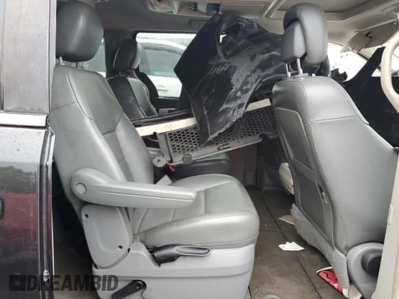 ✅ 2010 Volkswagen Routan SEL • VIN: 2V4RW5DX3AR435196 • Лот: 85744795. Опубликован ранее на Copart с пробегом Не указан. Бесплатный доступ к архиву аукционных продаж из США и подробный отчёт об истории автомобиля на DreamBid. Изображение 11.