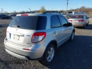 ✅ 2009 Suzuki SX4 AWD • VIN: JS2YB413896200346 • Lot: 43714498. Wystawiony na IAAI z przebiegiem 227 017 mil. Bezpłatny archiwum sprzedaży aukcyjnych z USA i szczegółowy raport historii pojazdu na DreamBid. Zdjęcie 4.