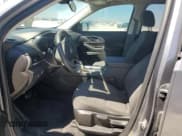 ✅ 2019 Chevrolet Traverse LS • VIN: 1GNERFKW1KJ127439 • Lot: 70806804. Wystawiony na Copart z przebiegiem 63 748 mil. Bezpłatny archiwum sprzedaży aukcyjnych z USA i szczegółowy raport historii pojazdu na DreamBid. Zdjęcie 7.