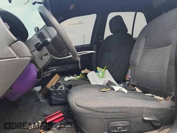 ✅ 2005 Ford Police Interceptor • VIN: 2FAFP71W05X102723 • Lot: 60533915. Wystawiony na Copart z przebiegiem 247 474 mil. Bezpłatny archiwum sprzedaży aukcyjnych z USA i szczegółowy raport historii pojazdu na DreamBid. Zdjęcie 7.