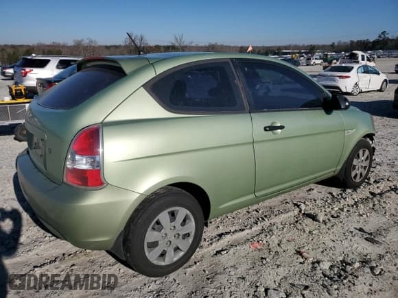 ✅ 2008 Hyundai Accent GS • VIN: KMHCM36C48U070038 • Лот: 83967774. Опубликован ранее на Copart с пробегом 137 324 миль. Бесплатный доступ к архиву аукционных продаж из США и подробный отчёт об истории автомобиля на DreamBid. Изображение 3.