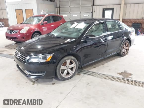 ✅ 2013 Volkswagen Passat SE • VIN: 1VWBH7A35DC134295 • Лот: 42358750. Опубликован ранее на IAAI с пробегом 144 732 миль. Бесплатный доступ к архиву аукционных продаж из США и подробный отчёт об истории автомобиля на DreamBid. Изображение 2.