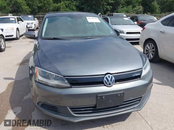 ✅ 2013 Volkswagen Jetta Hybrid SE • VIN: 3VW637AJ5DM263330 • Lot: 42540756. Listed on IAAI with 109,164 mi. Free auction sales archive from the USA and detailed vehicle history report at DreamBid. Image 6.