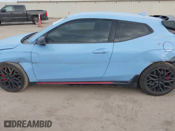 2020 Hyundai Veloster z VIN KMHT36AH6LU004705, wystawiony jako IAAI lot #42014151 z przebiegiem 155 813 mil mil oraz . Historia ofert i sprzedaży dostępna na DreamBid. Obrazek 14.