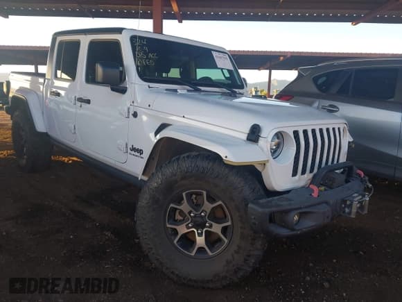 ✅ 2021 Jeep Gladiator Sport S • VIN: 1C6JJTAG8ML557863 • Lot: 43447555. Listed on IAAI with 24,365 mi. Free auction sales archive from the USA and detailed vehicle history report at DreamBid. Image 1.
