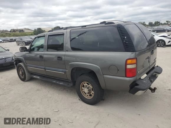 ✅ 2002 Chevrolet Suburban LS • VIN: 3GNGK26U72G266300 • Лот: 87486704. Опубликован ранее на Copart с пробегом 278 371 миль. Бесплатный доступ к архиву аукционных продаж из США и подробный отчёт об истории автомобиля на DreamBid. Изображение 2.