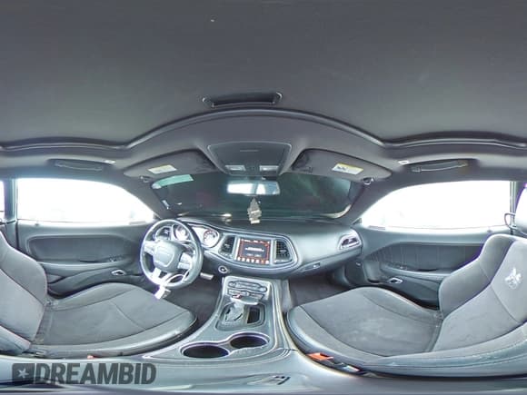 ✅ 2017 Dodge Challenger T/A 392 • VIN: 2C3CDZFJ4HH502379 • Lot: 74556524. Wystawiony na Copart z przebiegiem 108 298 mil. Bezpłatny archiwum sprzedaży aukcyjnych z USA i szczegółowy raport historii pojazdu na DreamBid. Zdjęcie 14.