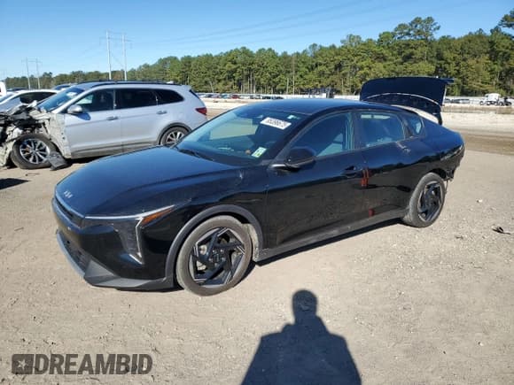 ✅ 2025 Kia K4 EX • VIN: 3KPFU4DE6SE031842 • Lot: 85396675. Wystawiony na Copart z przebiegiem 15 282 mil. Bezpłatny archiwum sprzedaży aukcyjnych z USA i szczegółowy raport historii pojazdu na DreamBid. Zdjęcie 1.